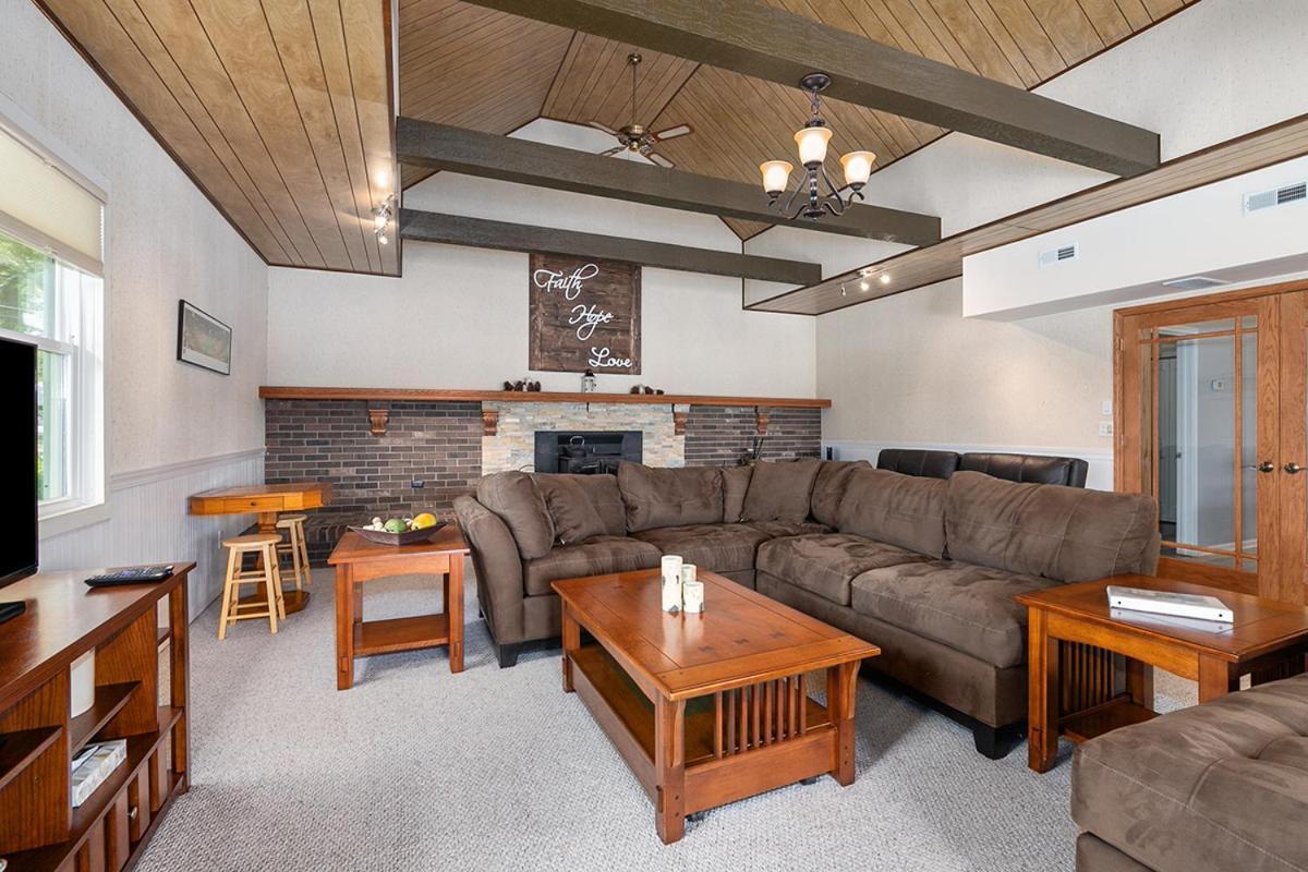 Lakeside Getaway With Dock, Firepit, Grill Newaygo Zewnętrze zdjęcie