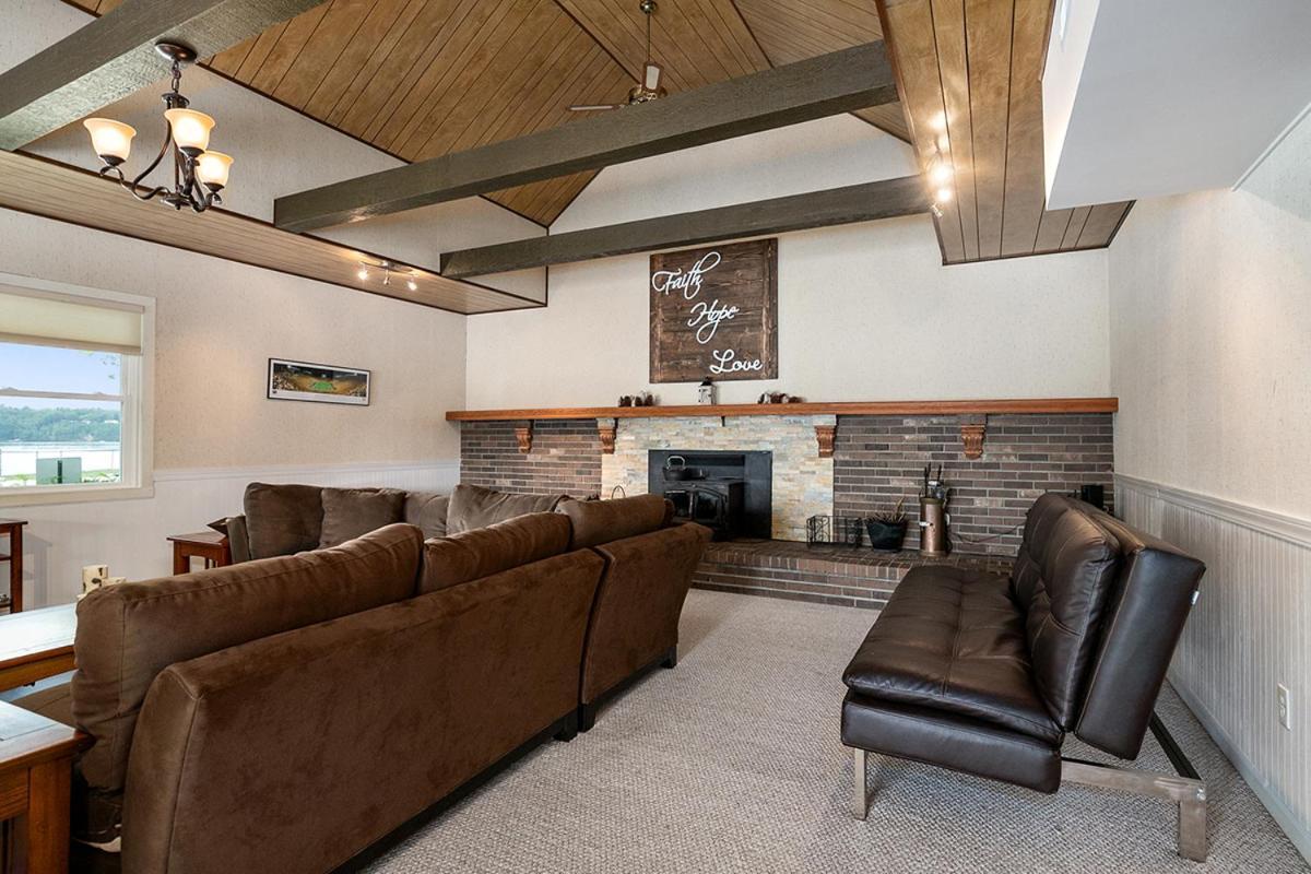 Lakeside Getaway With Dock, Firepit, Grill Newaygo Zewnętrze zdjęcie